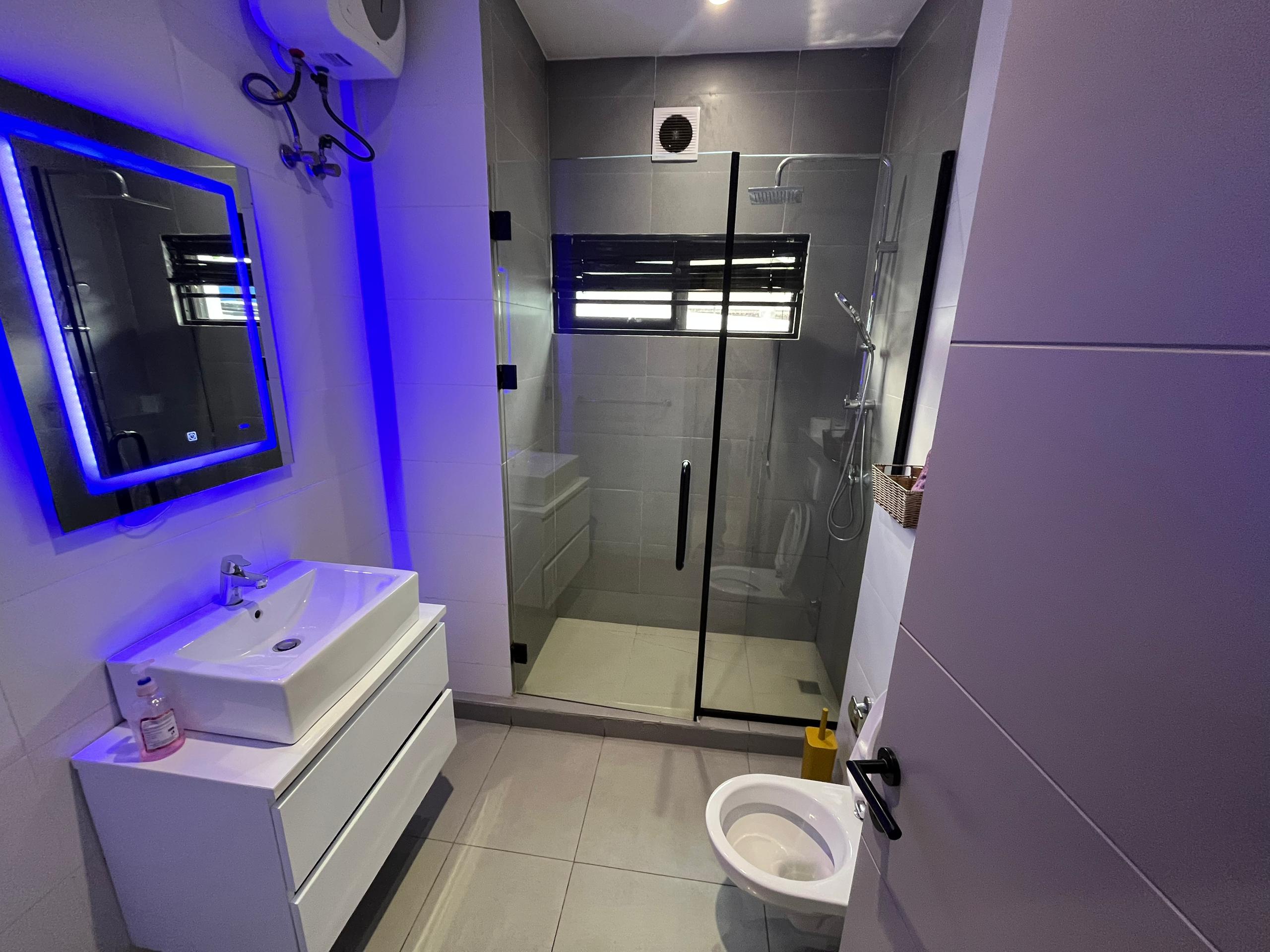 Exquisitely furnished 1 bedroom apartment